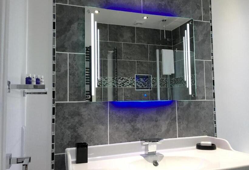 سوییت, The 25 Boutique B&b   Adults Only