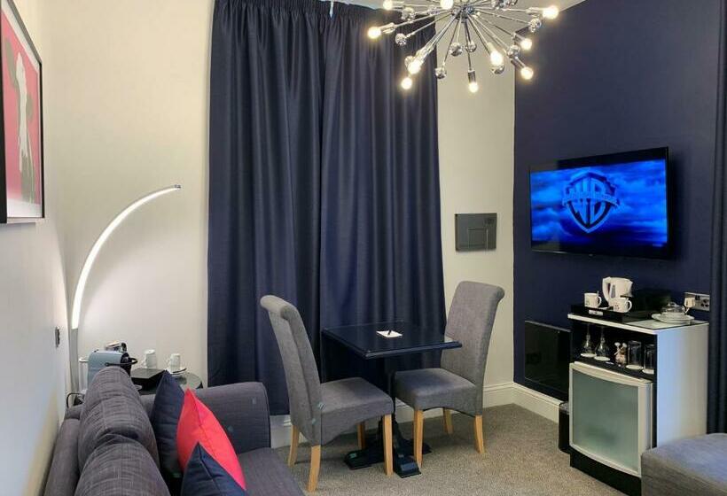 سوییت, The 25 Boutique B&b   Adults Only