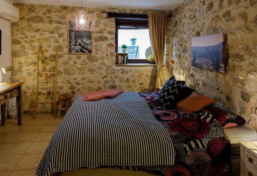 غرفة قياسية, Dios Esta Bien