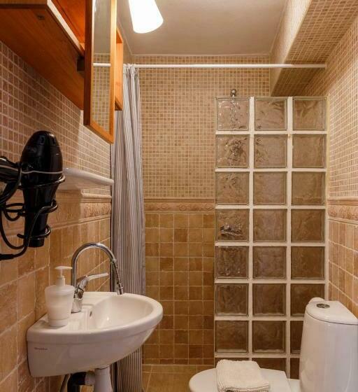 غرفة قياسية, Dios Esta Bien