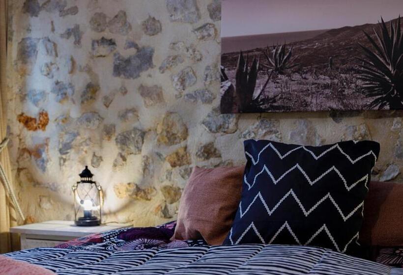 Quarto Estandar, Dios Esta Bien
