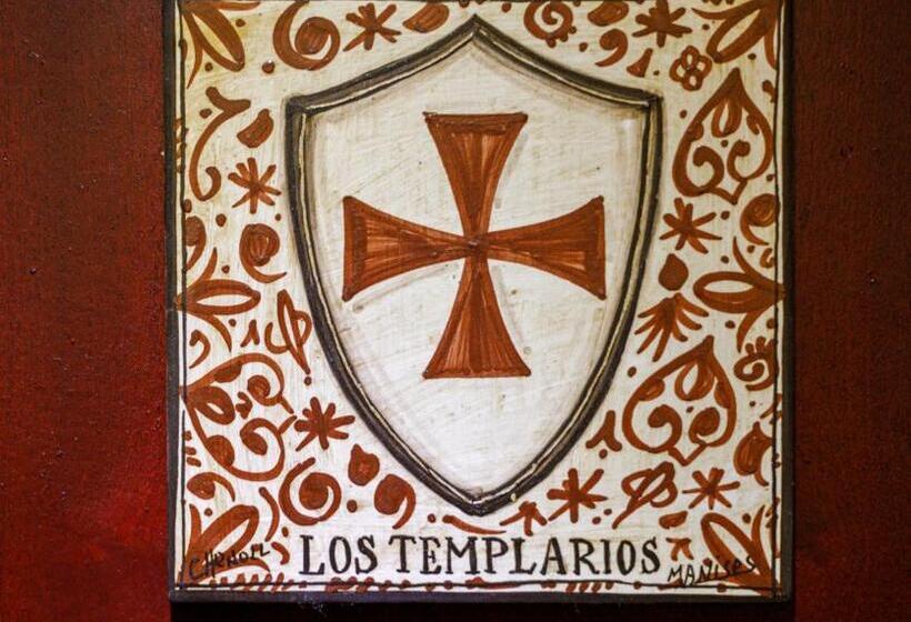 غرفة قياسية ثلاثية مزودة بشرفة, Dios Esta Bien