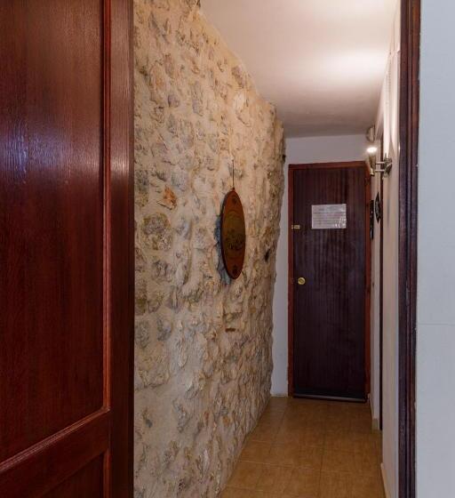 غرفة قياسية ثلاثية مزودة بشرفة, Dios Esta Bien