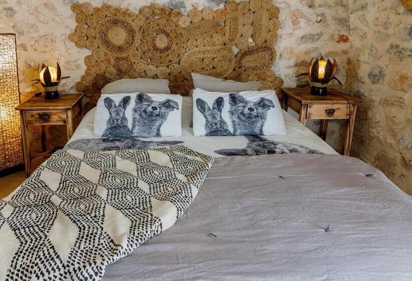 غرفة قياسية ثلاثية مزودة بشرفة, Dios Esta Bien