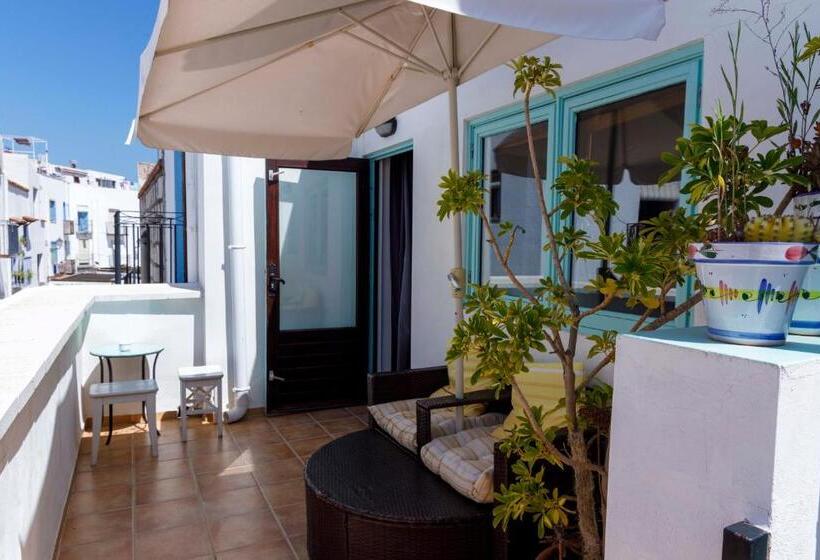Quarto Estandar com Terraço, Dios Esta Bien
