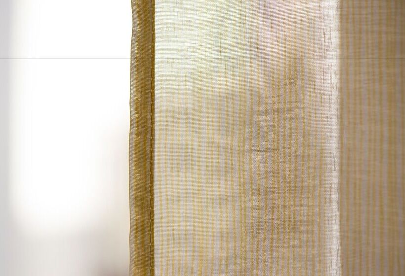 غرفة قياسية ثلاثية مزودة بشرفة, Dios Esta Bien