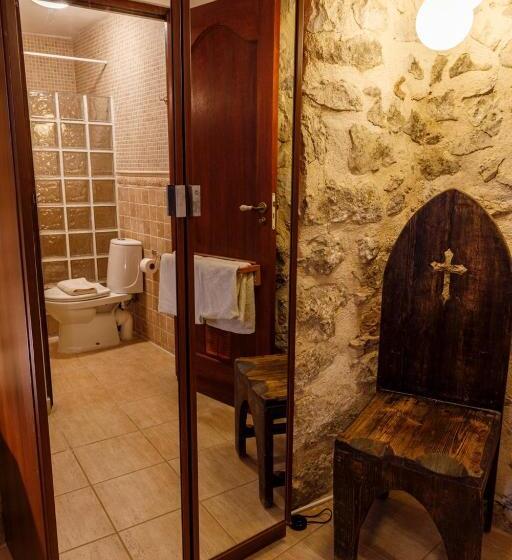 Quarto Estandar, Dios Esta Bien