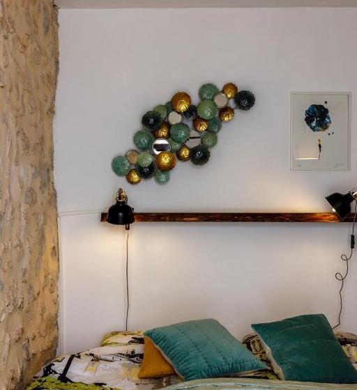 غرفة قياسية, Dios Esta Bien