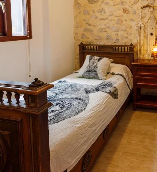 غرفة قياسية ثلاثية مزودة بشرفة, Dios Esta Bien