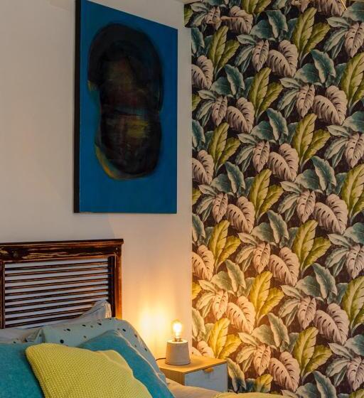 غرفة قياسية مزوَّدة بتراس, Dios Esta Bien