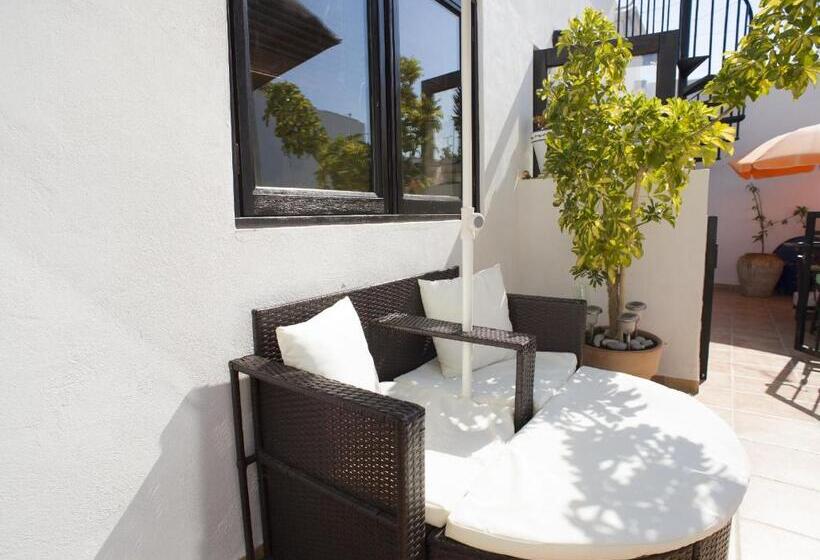Quarto Estandar com Terraço, Dios Esta Bien