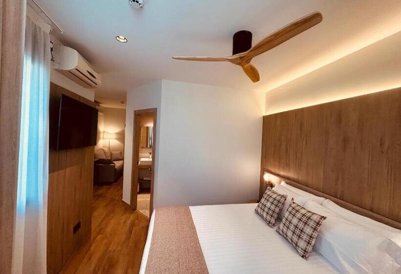 جناح, Nommadas Jero  Only Adults