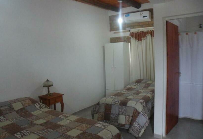 اتاق استاندارد سه نفره, El Viejo Molino