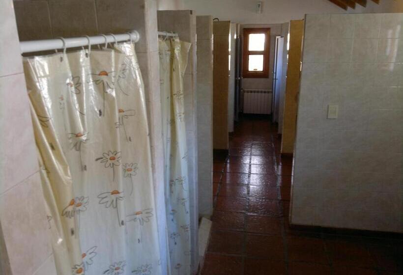 اتاق استاندارد چهار تخته, Calafate Hostel