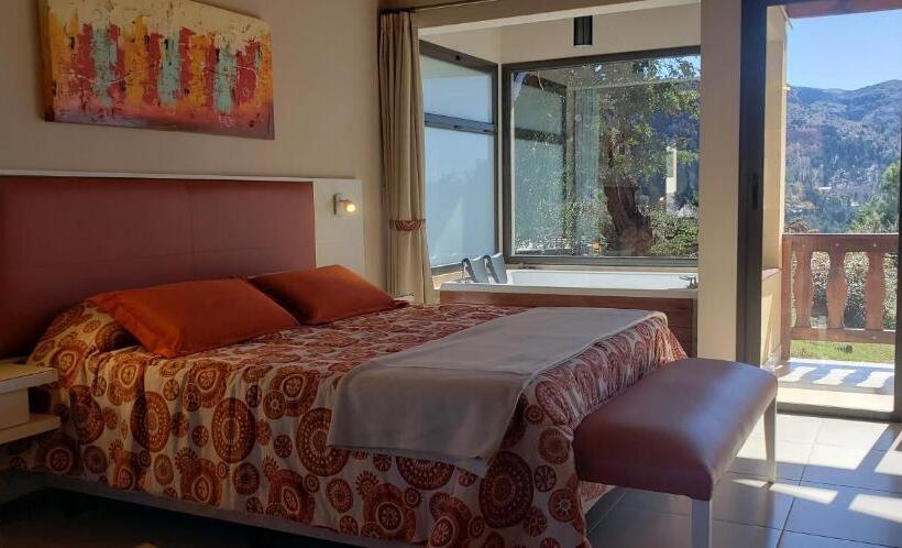 جناح, Aires Serranos   Suites