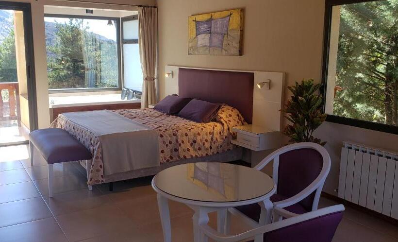 جناح, Aires Serranos   Suites