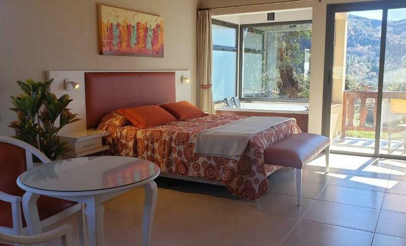 جناح, Aires Serranos   Suites