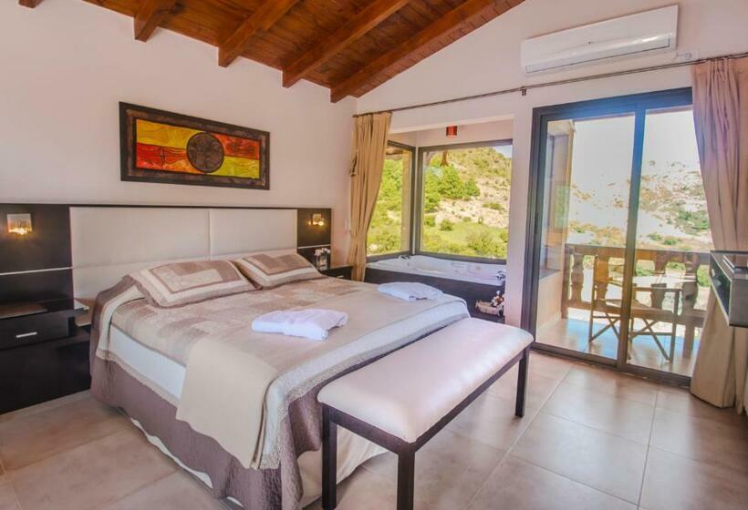 جناح, Aires Serranos   Suites