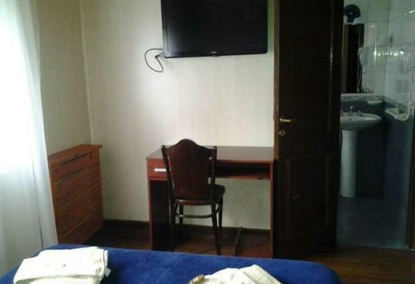 חדר סטנדרט לארבעה, Alihuen