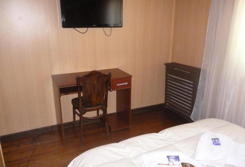 חדר משפחתי, Alihuen