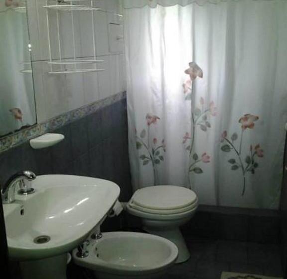 חדר משפחתי, Alihuen