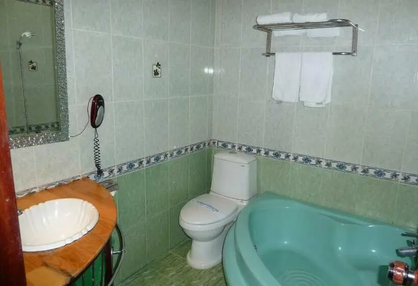 اتاق سوپریور سه تخته, Ca Ty