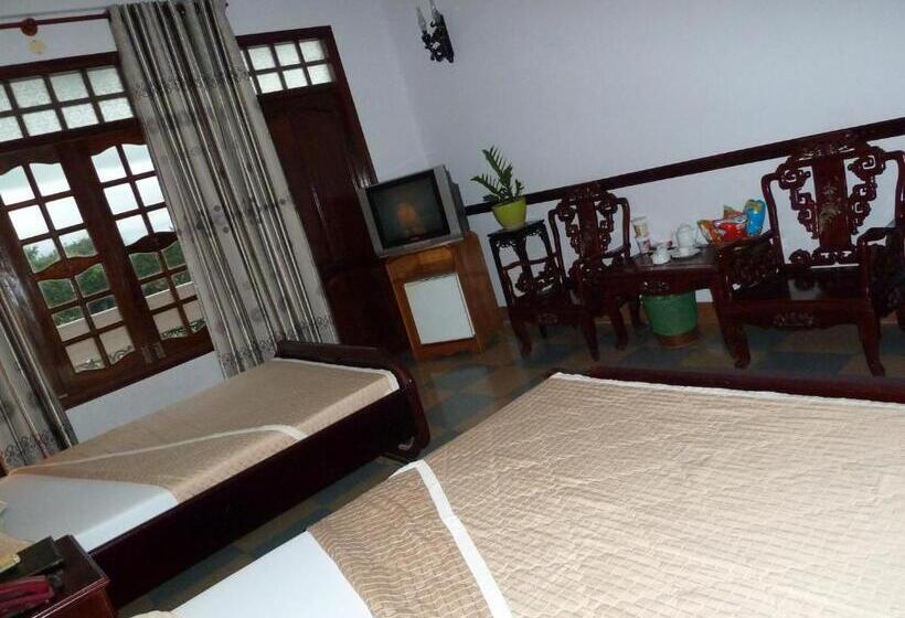 اتاق لوکس سه تخته, Ca Ty