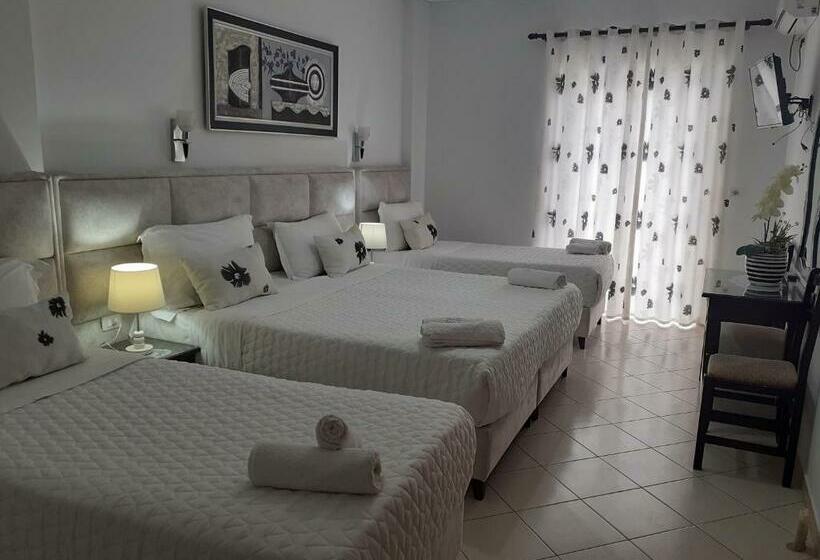 Standard Quadruple Room, Ceko
