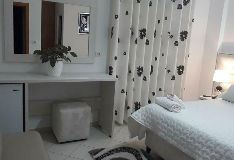 اتاق استاندارد با بالکن, Ceko