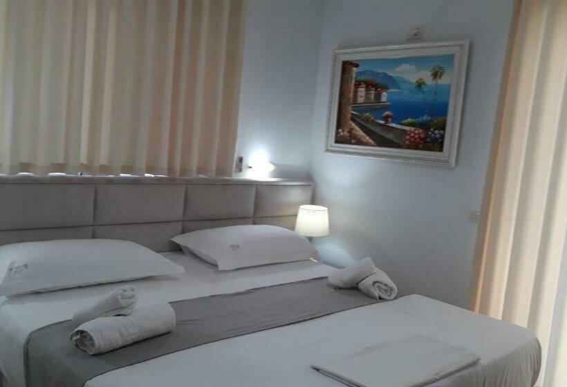 اتاق استاندارد با بالکن, Ceko