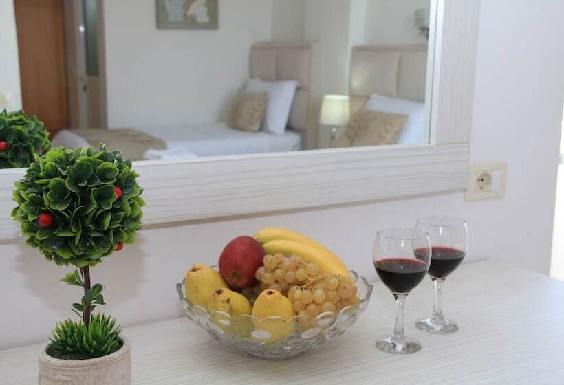 اتاق استاندارد با بالکن, Ceko