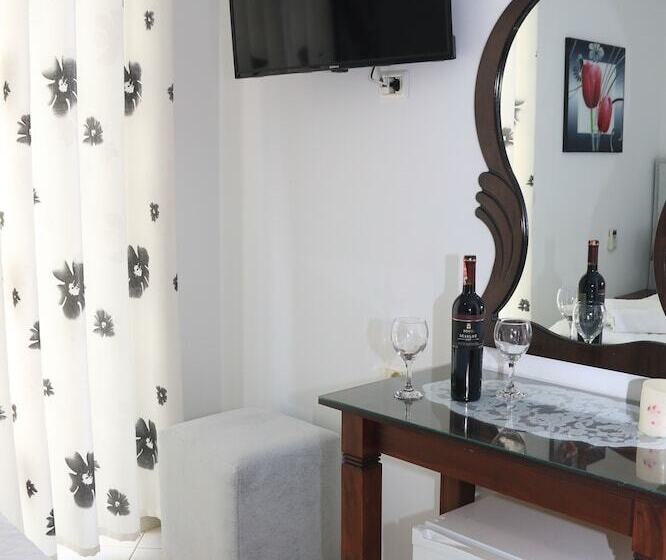 اتاق استاندارد با بالکن, Ceko