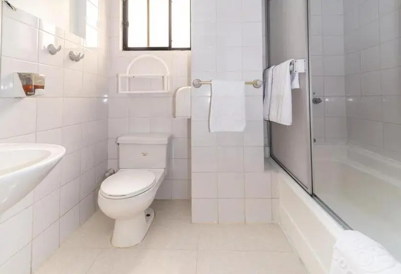 Habitación Triple Clásica, Cordero