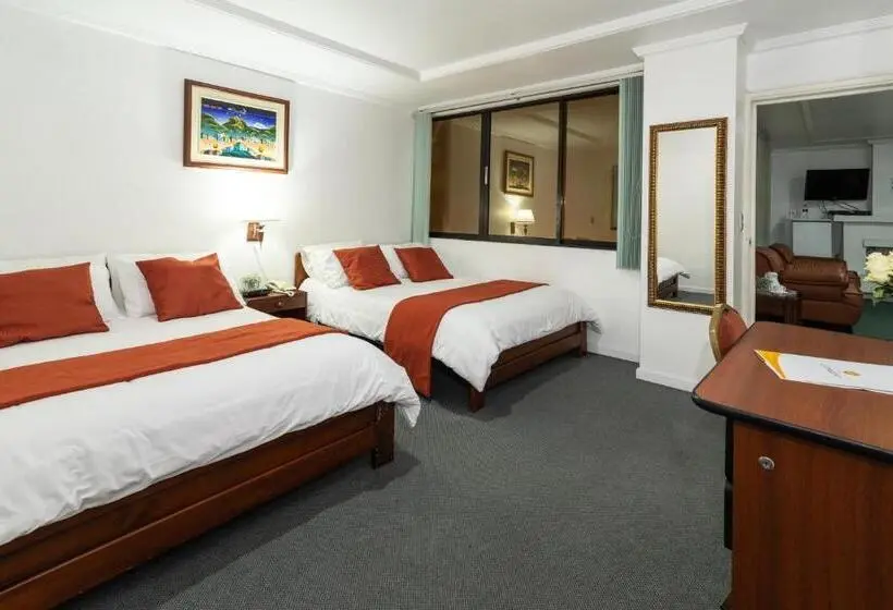 Habitación Triple Clásica, Cordero