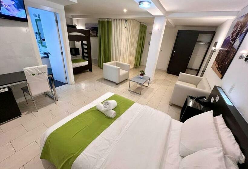 四人高级间, Destiny