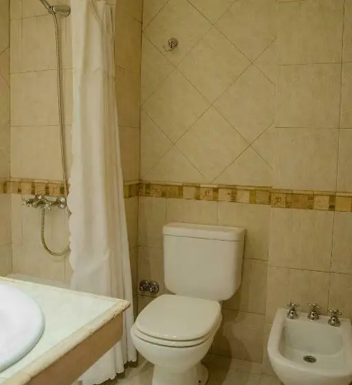 Standard Kolmen Hengen Huone, Fonte Arcada