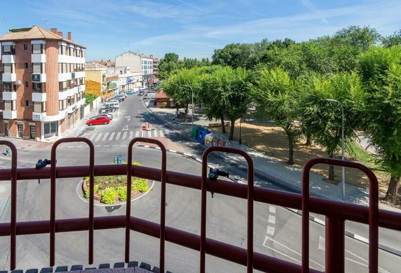 اتاق استاندارد سه نفره, Hostal Gran Vía