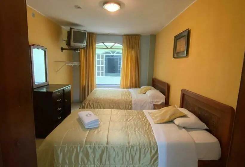 スタンダードトリプルルーム, Hostal Grand Rio