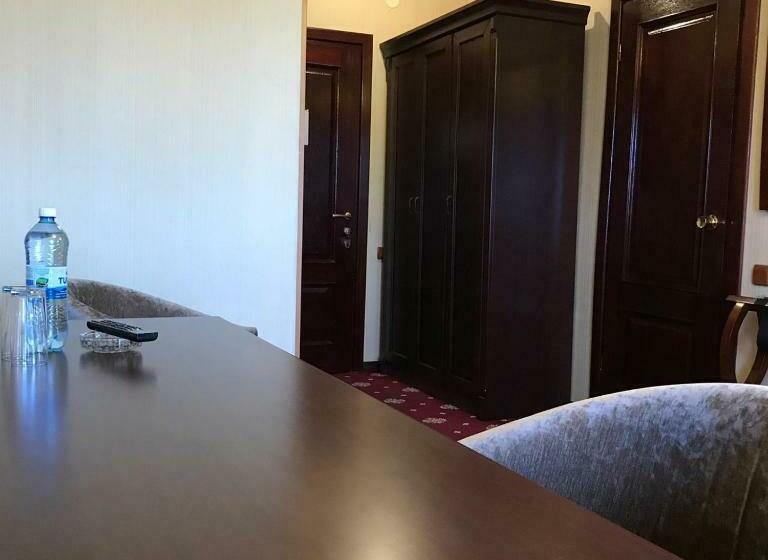 Juniorsviitti, Kazakhstan