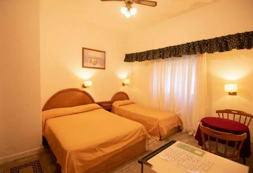 اتاق استاندارد سه نفره, Playa