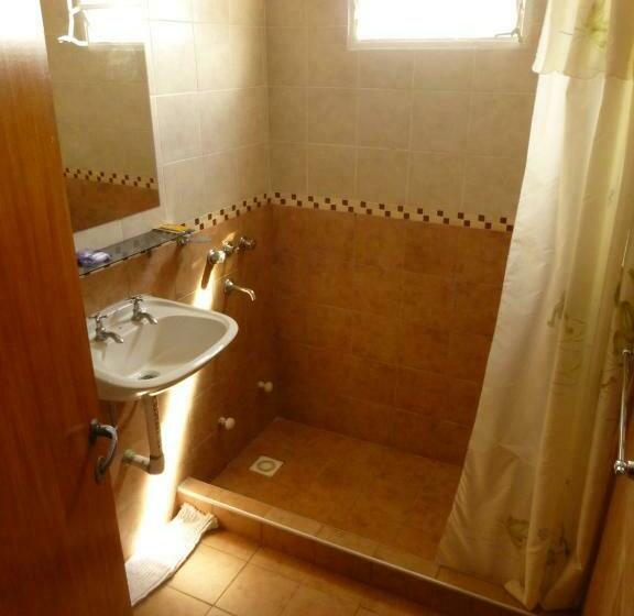 اتاق استاندارد چهار تخته, Posada Del Lago