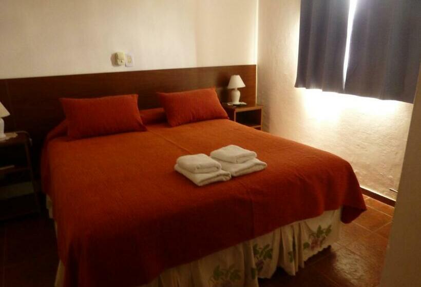 اتاق استاندارد چهار تخته, Posada Del Lago