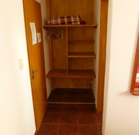 اتاق استاندارد چهار تخته, Posada Del Lago