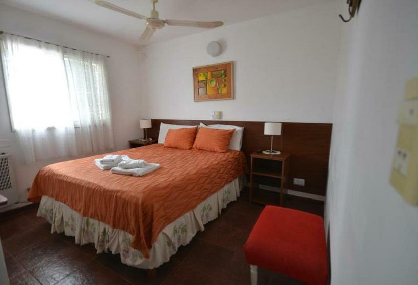 اتاق استاندارد چهار تخته, Posada Del Lago