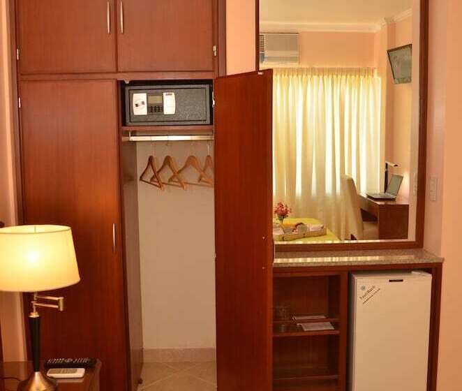 수피리어 룸, Realnoa