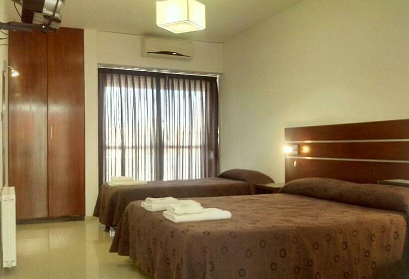 غرفة قياسية ثلاثية, Ritz