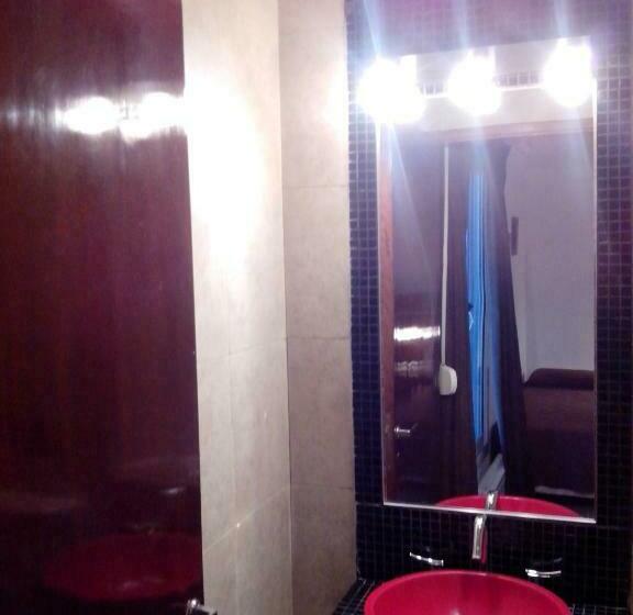 غرفة قياسية ثلاثية, Ritz