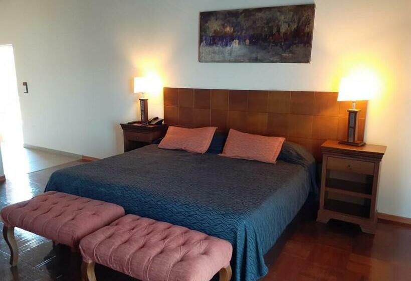 اتاق پریمیوم چهارنفره, Tagore Suites