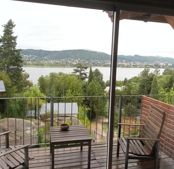 اتاق لوکس سه تخته, Tagore Suites