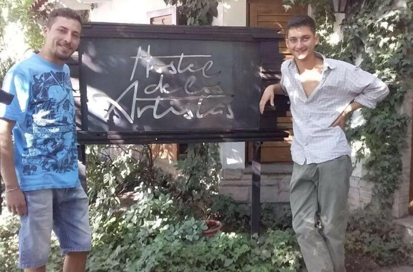 חדר משפחתי, Hostel De Los Artistas